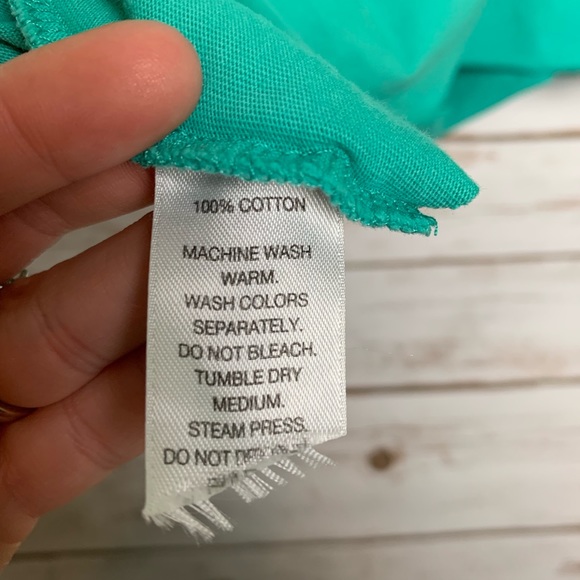 🌵3/$20 Vineyard vines cropped long sleeve T-shirt - Picture 8 of 8